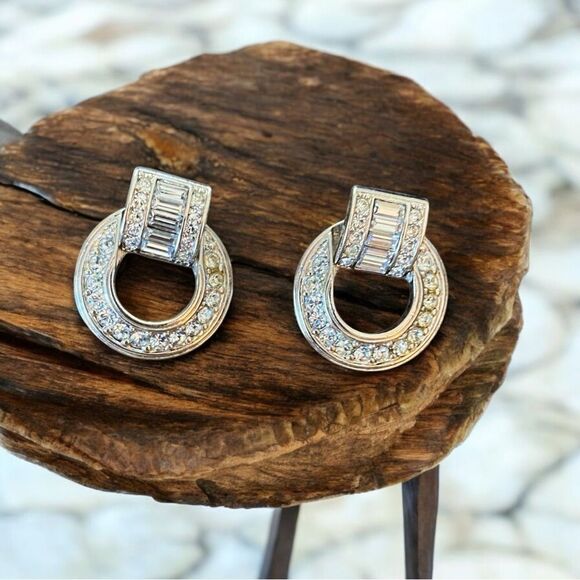 Vintage Avon Elegant Silver plated 1985 “City Lights” Women's Earrings - Picture 2 of 3